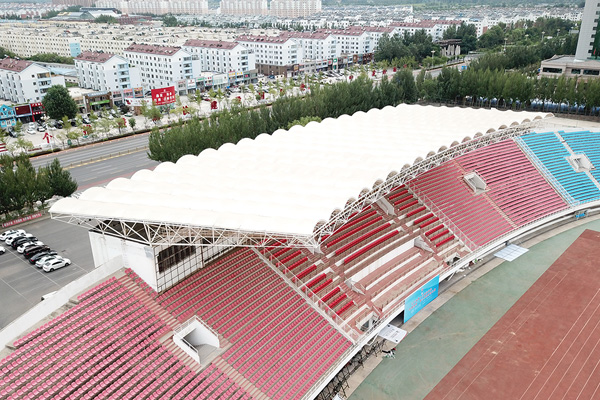 The preferred choice for suspended membrane structure buildings in Shenyang: The flowing poem of form and the exquisite craftsmanship of the Shenyang Yanyi membrane structure manufacturer in the construction.