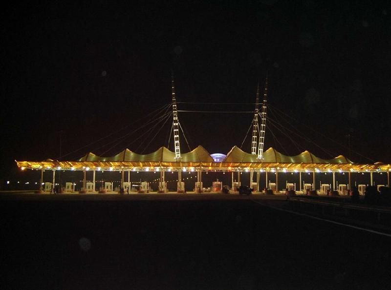 Membrane structure at the entrance and exit of the toll station