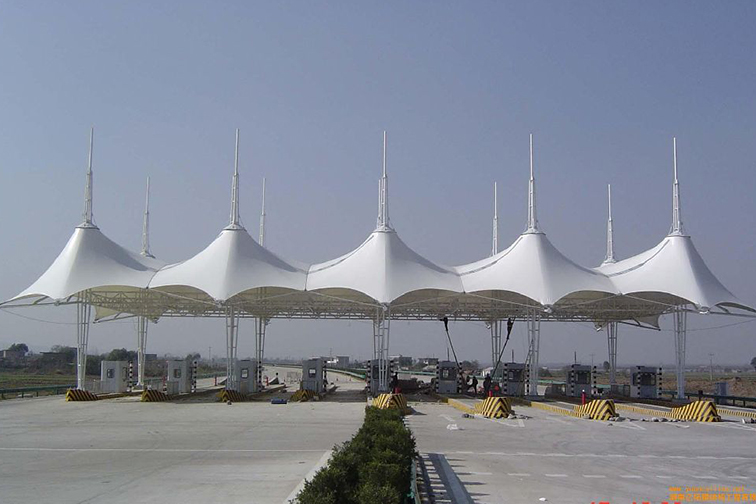 Membrane structure at the entrance and exit of the toll station