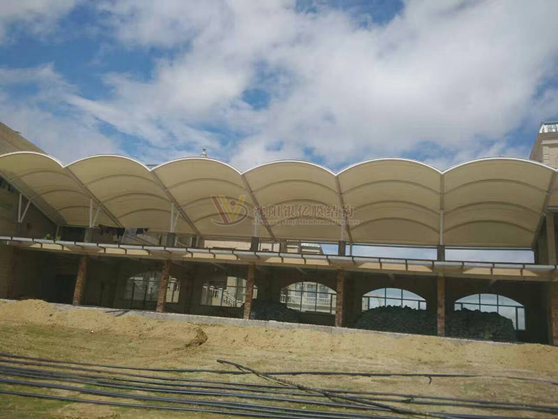 Covering structure